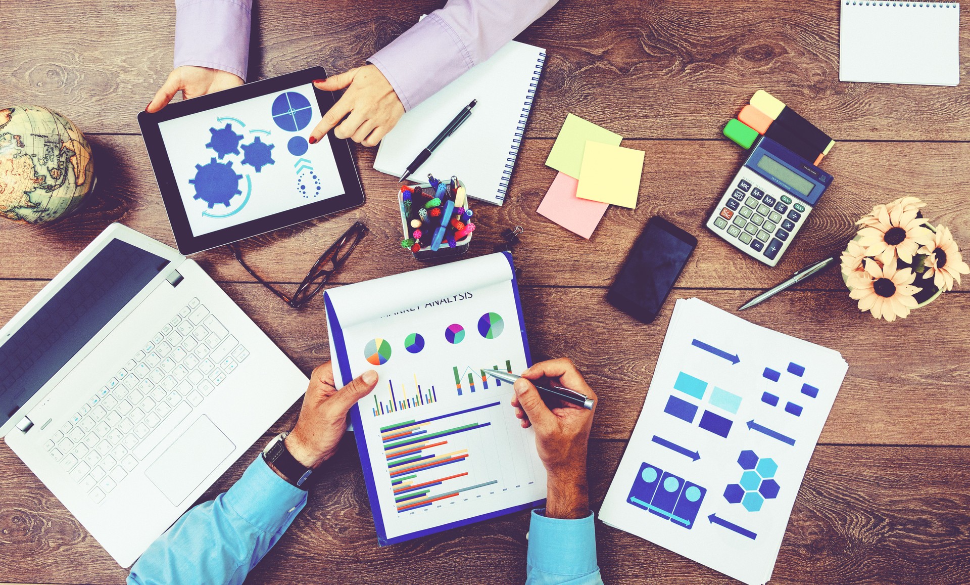 Non-résidants conseillers discuter sur les marchés financiers